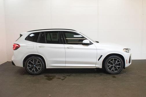Mineral White Metallic 2023 BMW X3 xDrive30i