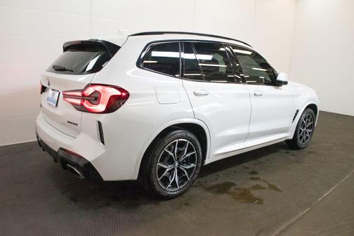 Mineral White Metallic 2023 BMW X3 xDrive30i