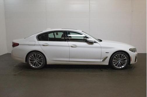 2022 BMW 530e Base