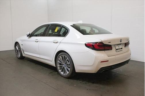 2022 BMW 530e Base