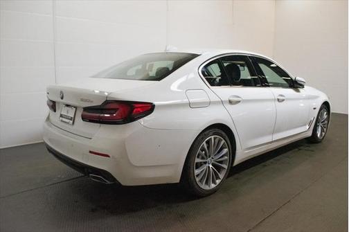 2022 BMW 530e Base
