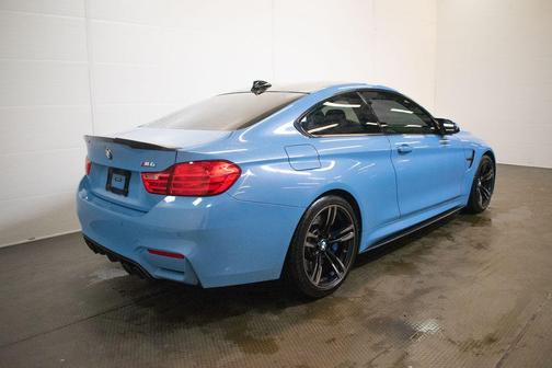 Yas Marina Blue Metallic 2017 BMW M4 Base