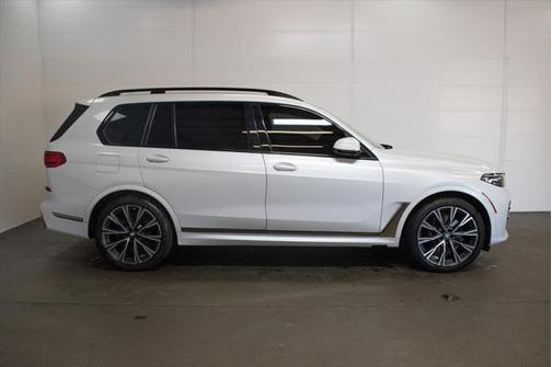 2021 BMW X7 M50i