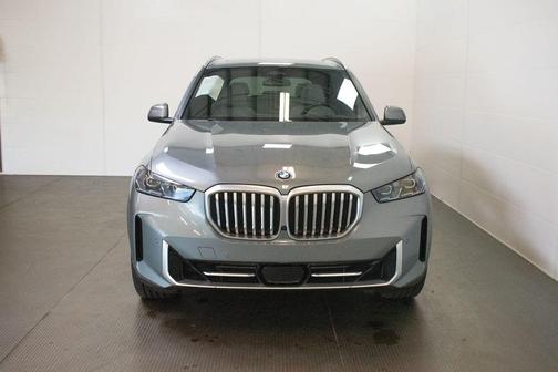 Skyscraper Gray Metallic 2025 BMW X5 xDrive40i
