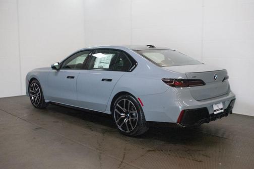 Brooklyn Grey Metallic 2026 BMW 740 xDrive