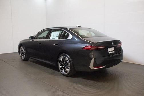 2026 BMW 530 i xDrive