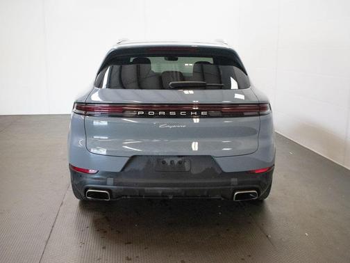 Arctic Grey 2024 Porsche Cayenne Cayenne