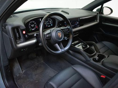 Arctic Grey 2024 Porsche Cayenne Cayenne