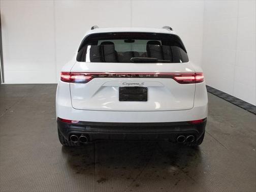 2022 Porsche Cayenne S