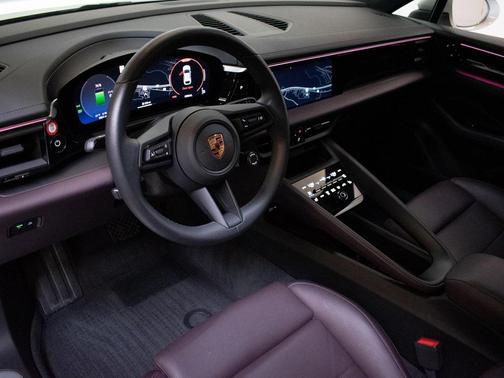 2025 Porsche Macan 4