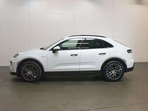 2025 Porsche Macan 4