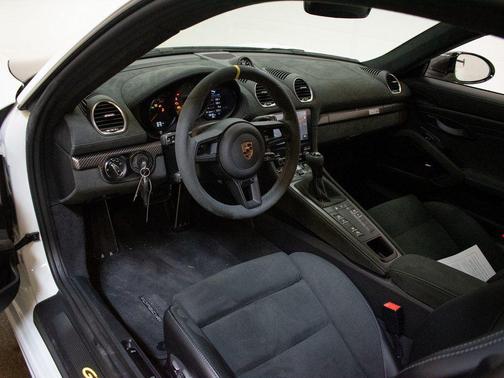 2024 Porsche 718 Cayman GT4 RS