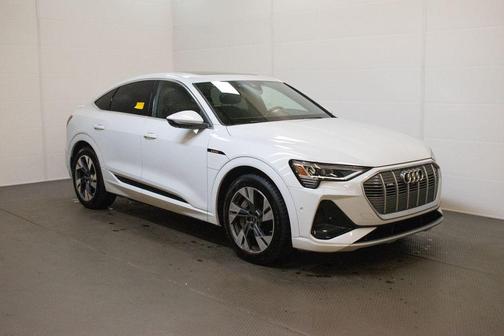 Glacier White 2023 Audi e-tron Sportback S line Premium Plus