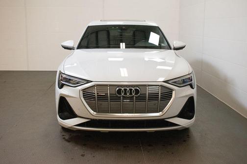 Glacier White 2023 Audi e-tron Sportback S line Premium Plus