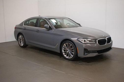 Bernina Gray Amber Effect Metallic 2022 BMW 530 i xDrive