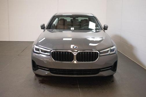 Bernina Gray Amber Effect Metallic 2022 BMW 530 i xDrive