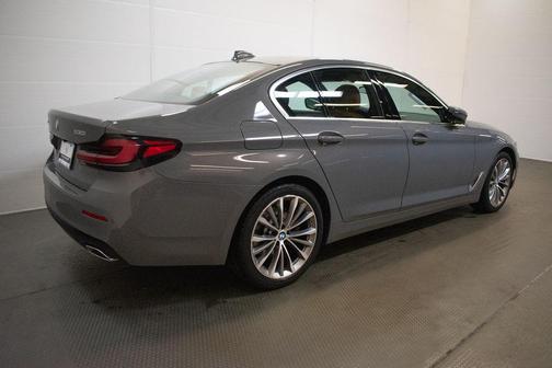 Bernina Gray Amber Effect Metallic 2022 BMW 530 i xDrive