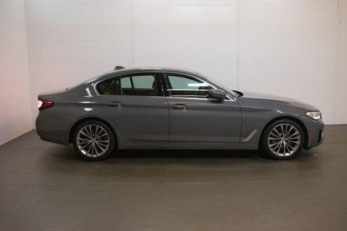 Bernina Gray Amber Effect Metallic 2022 BMW 530 i xDrive