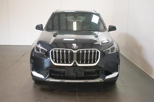Black Sapphire Metallic 2025 BMW X1 xDrive28i