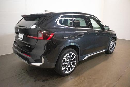 Black Sapphire Metallic 2025 BMW X1 xDrive28i