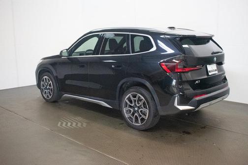 Black Sapphire Metallic 2025 BMW X1 xDrive28i