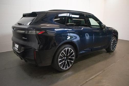 Carbon Black Metallic 2027 BMW X5 40 xDrive