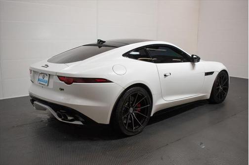 2018 Jaguar F-TYPE R