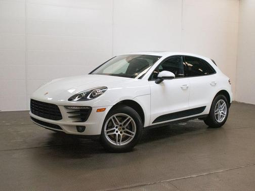 White 2018 Porsche Macan Macan