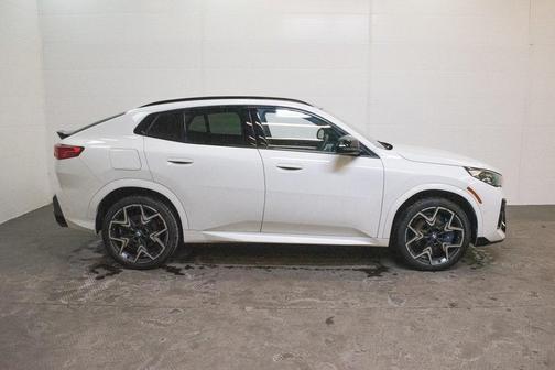 2025 BMW X2 M35i