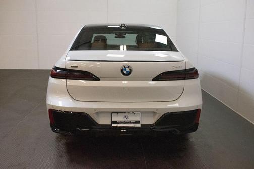 Mineral White Metallic 2026 BMW 740 xDrive