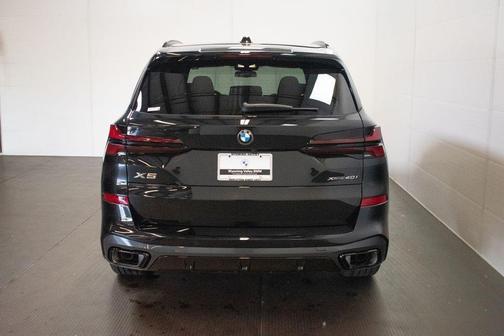 Black Sapphire Metallic 2026 BMW X5 xDrive40i