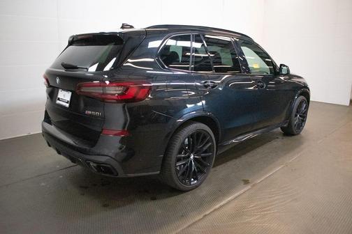 Black Sapphire Metallic 2022 BMW X5 M50i