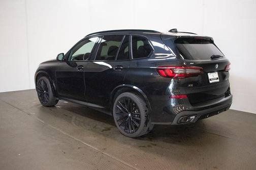 Black Sapphire Metallic 2022 BMW X5 M50i