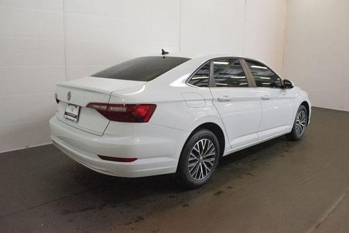 Black 2021 Volkswagen Jetta 1.4T SE
