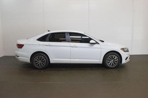 Black 2021 Volkswagen Jetta 1.4T SE