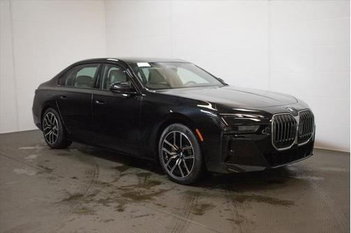 2025 BMW 740 i xDrive