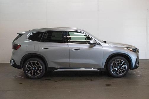 Space Silver Metallic 2023 BMW X1 xDrive28i