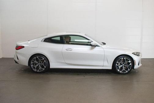 Mineral White Metallic 2026 BMW 430 i xDrive