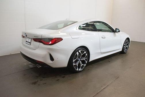 Mineral White Metallic 2026 BMW 430 i xDrive