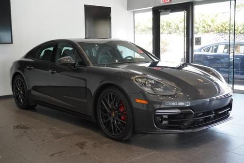2019 Porsche Panamera GTS