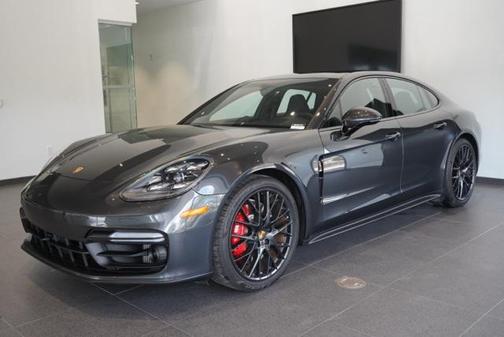 2019 Porsche Panamera GTS