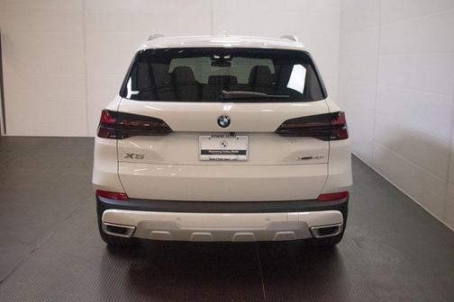 Alpine White 2026 BMW X5 xDrive40i