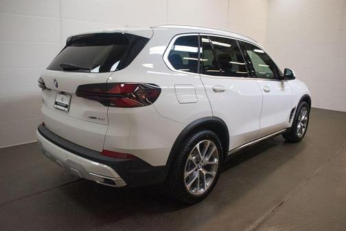 Alpine White 2026 BMW X5 xDrive40i