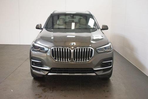 Manhattan Green Metallic 2022 BMW X5 xDrive40i