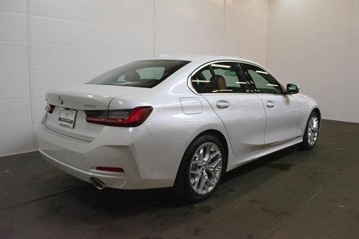 2026 BMW 330 i xDrive