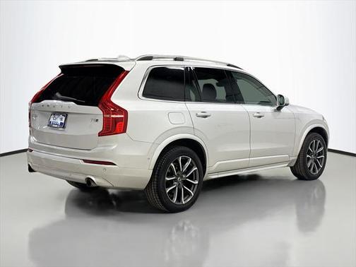 2018 Volvo XC90 T5 Momentum