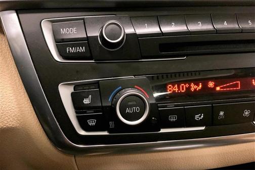 Photo 5 of 43 of 2013 BMW 335 i xDrive