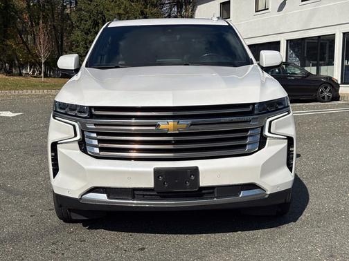 Iridescent Pearl Tricoat 2021 Chevrolet Suburban High Country