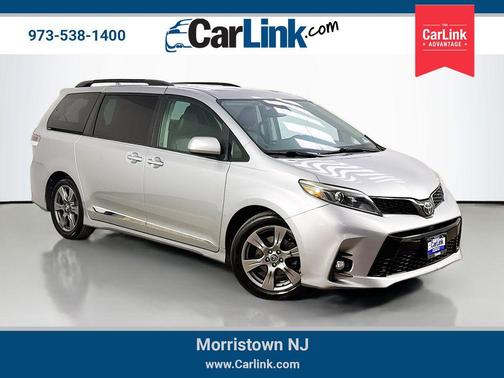 Silver Sky Metallic 2018 Toyota Sienna SE