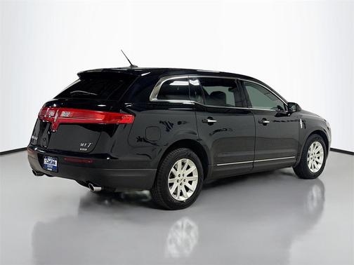 2018 Lincoln MKT Livery